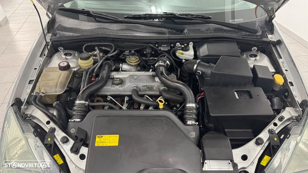 Ford Focus SW 1.8 TDdi Ghia - 31