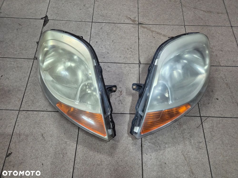 LAMPA PRAWA LEWA PRZÓD EU 2 SZT. TRAFIC VIVARO PRIMASTAR 06-14r. - 1