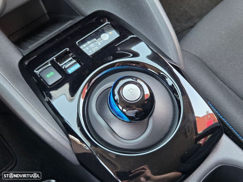 Nissan Leaf N-Connecta Two Tone - 29