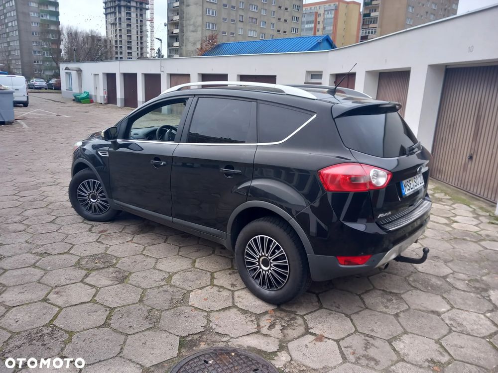 Ford Kuga 2.0 TDCi 2x4 Titanium - 40