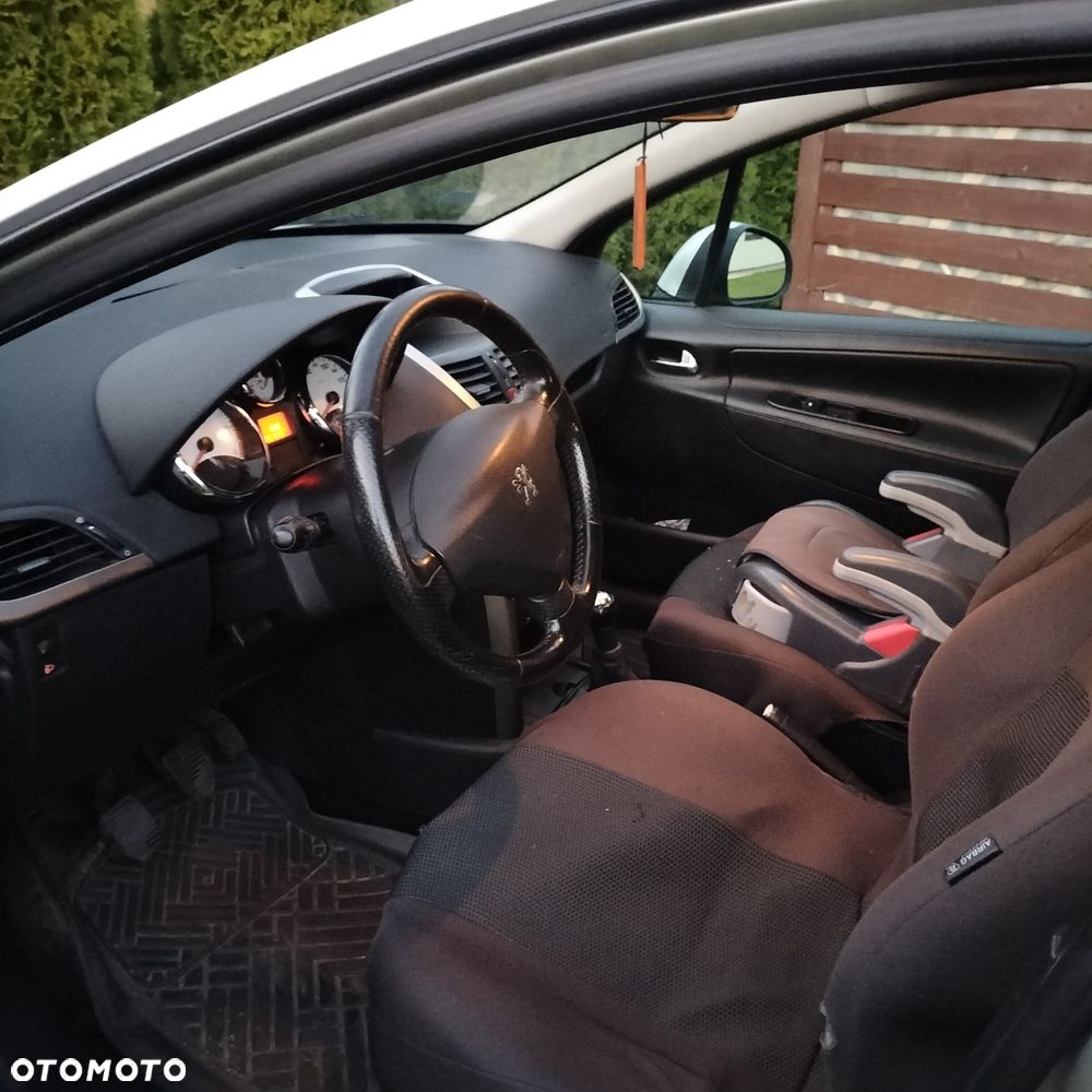 Peugeot 207 CC - 3