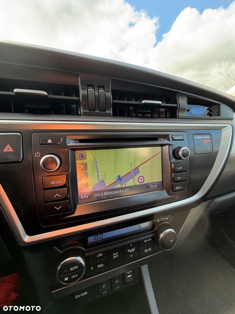Toyota Auris 1.4 D-4D Life Plus - 11