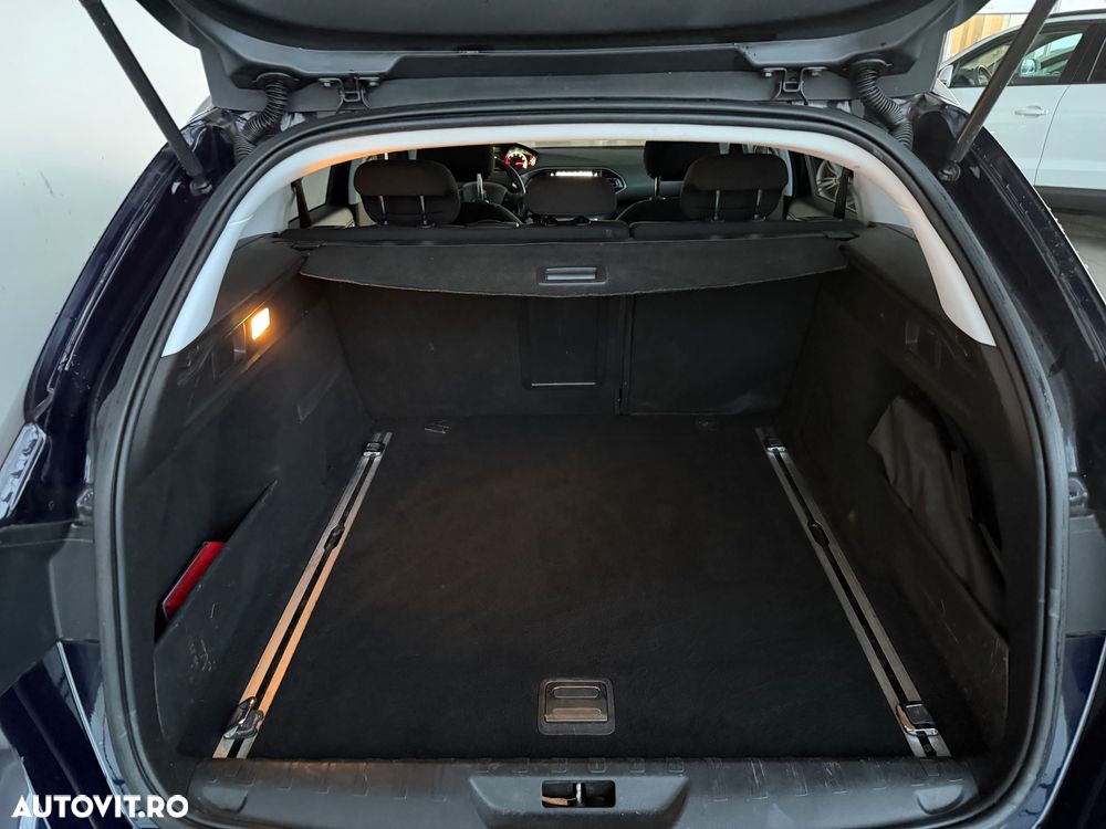 Peugeot 308 SW 1.2 L PureTech Turbo Allure - 28