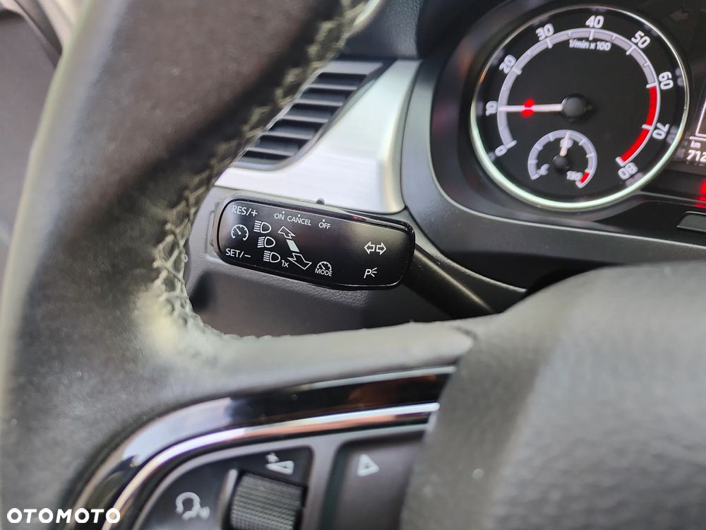 Skoda RAPID Spb 1.0 TSI Drive - 21