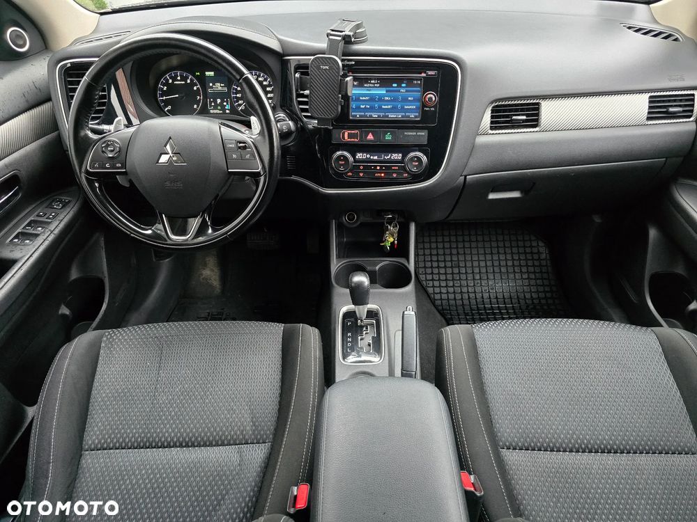 Mitsubishi Outlander 2.0 Intense + 4WD CVT - 10