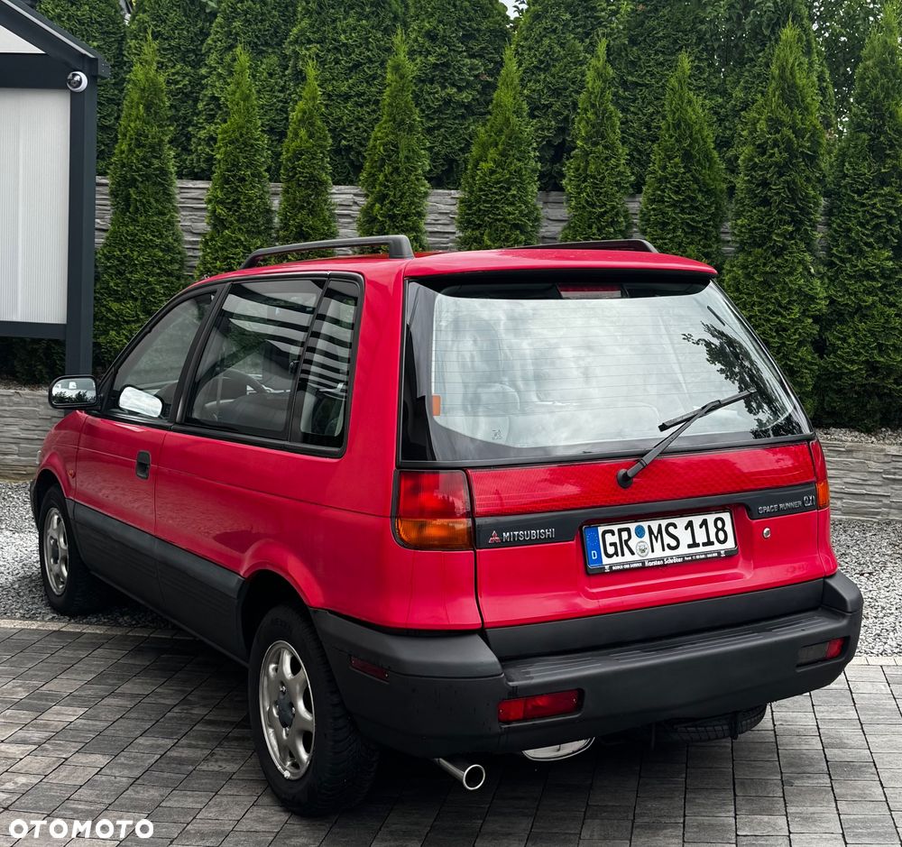 Mitsubishi Space Runner 1800 Cool - 5