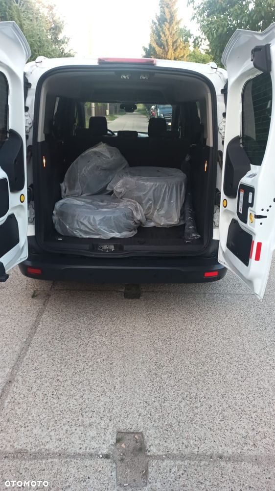 Ford Tourneo Connect Grand - 16