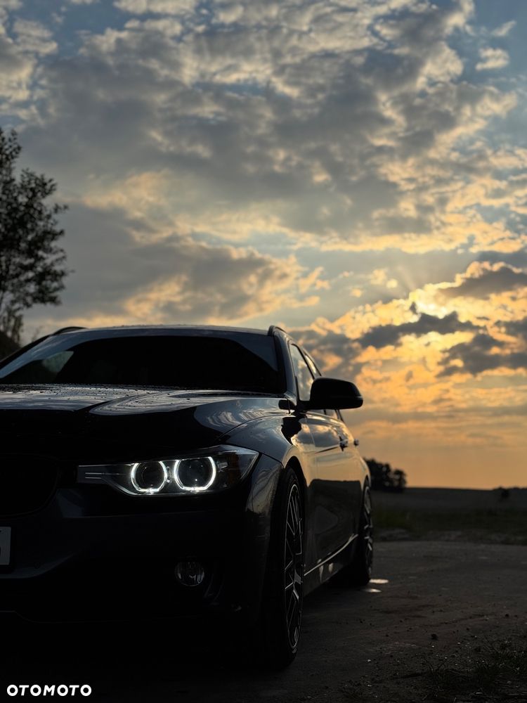 BMW Seria 3 330d Touring xDrive - 6