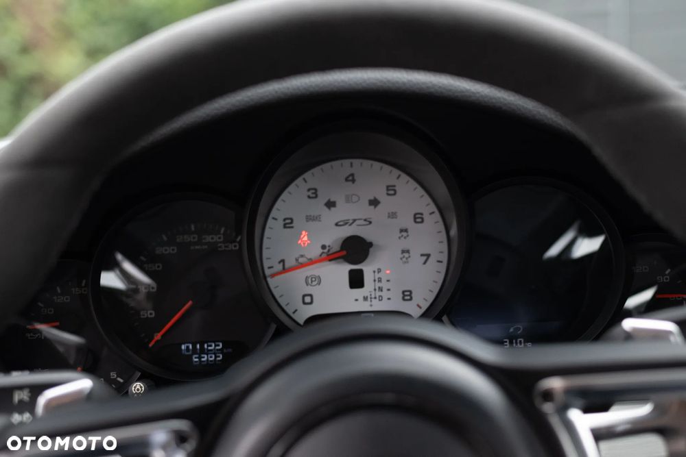 Porsche 911 Carrera GTS PDK - 12