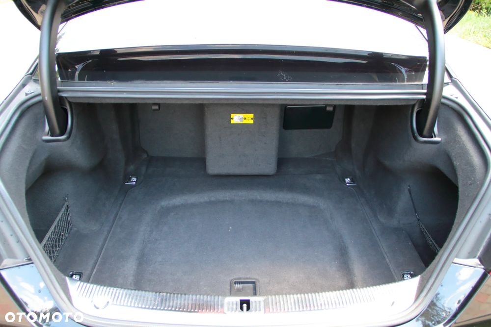 Audi S8 Standard - 29
