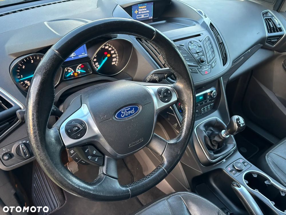 Ford Kuga 2.0 TDCi 4x4 Titanium - 4