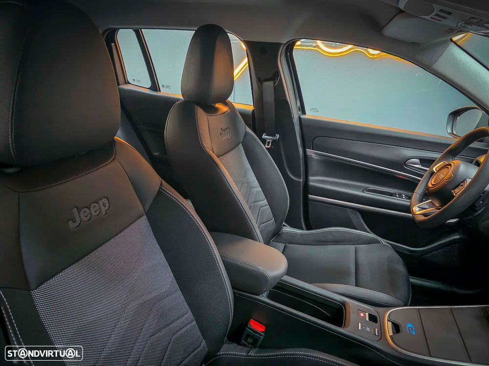 Jeep Avenger 1.2 e-Hybrid Longitude DCT - 13