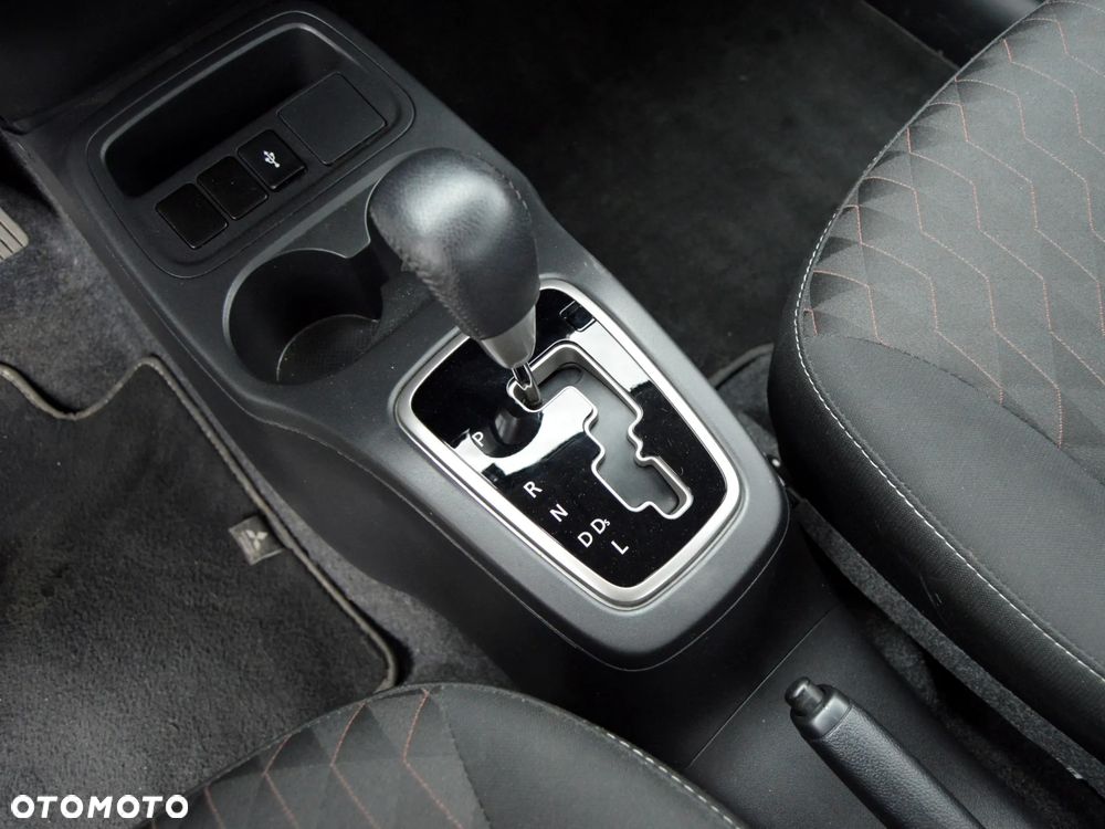 Mitsubishi Space Star 1.2 Invite SDA CVT - 14