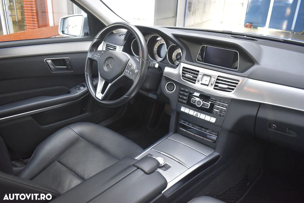 Mercedes-Benz E - 33