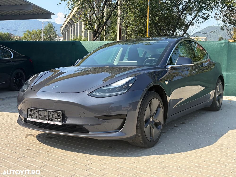 Tesla Model 3 - 31