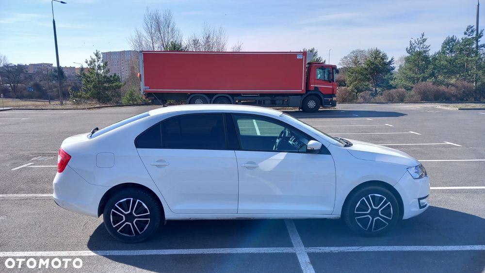 Skoda RAPID 1.2 TSI Ambition - 12