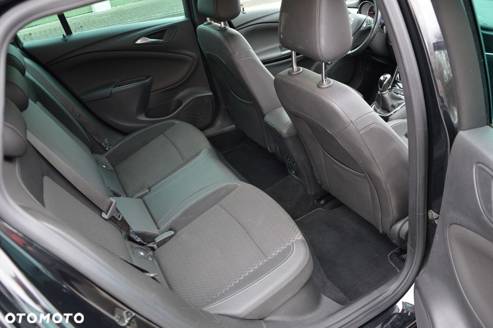 Opel Astra 1.4 Turbo Innovation - 15