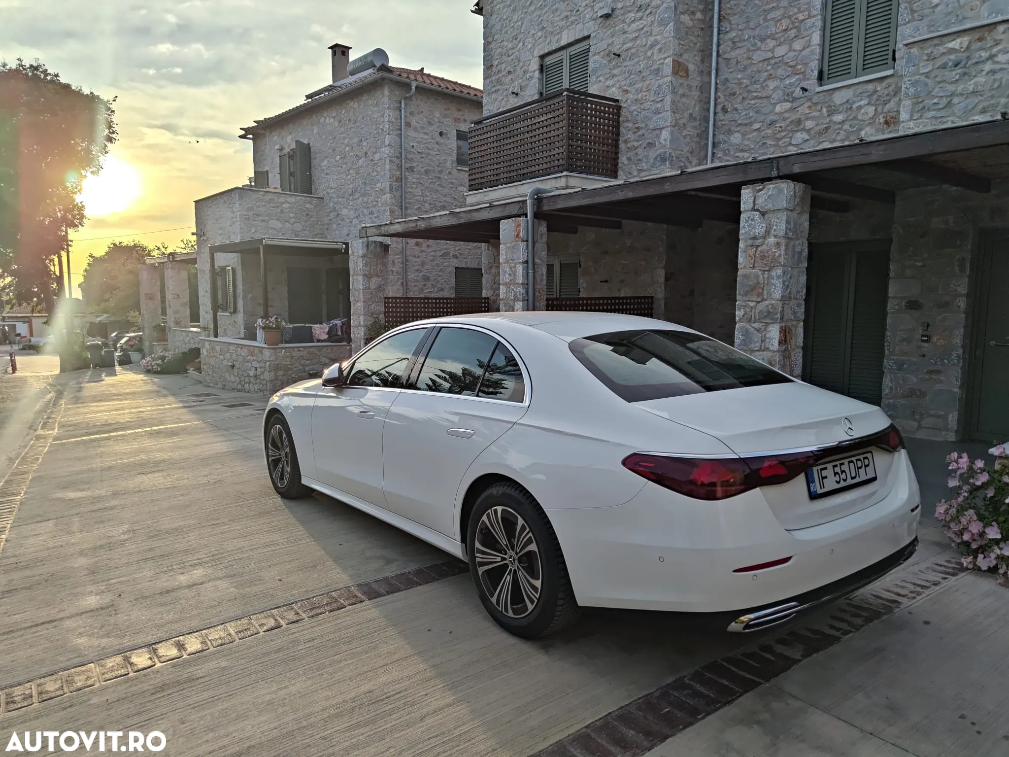 Mercedes-Benz E 200 T 9G-TRONIC Edition AVANTGARDE - 31
