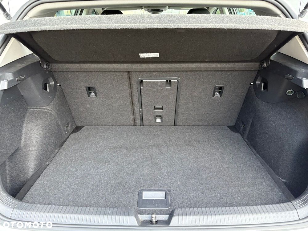 Volkswagen Golf - 19