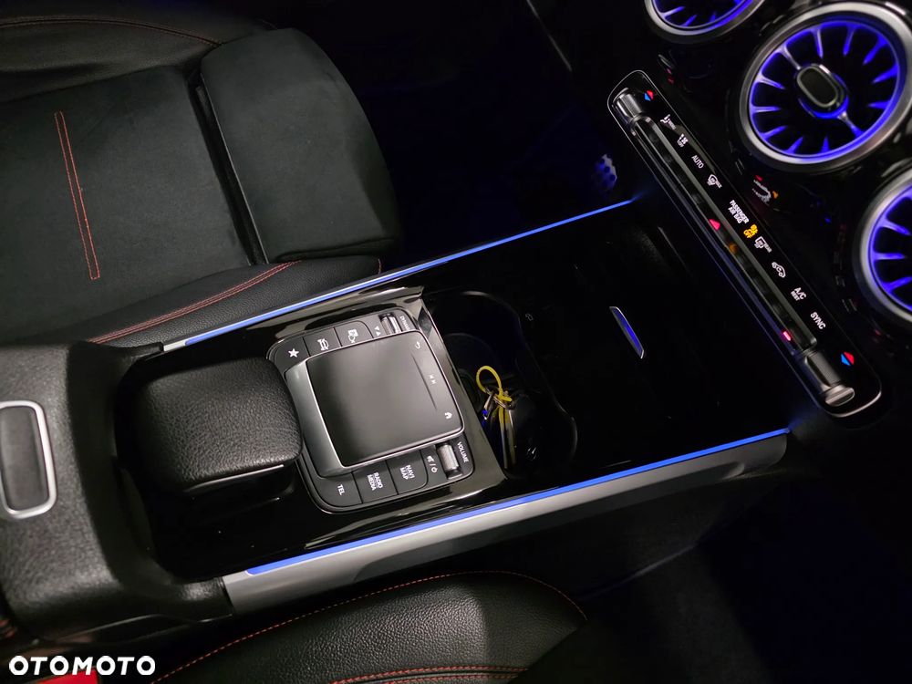 Mercedes-Benz GLB 220 d 8G-DCT AMG Line - 21