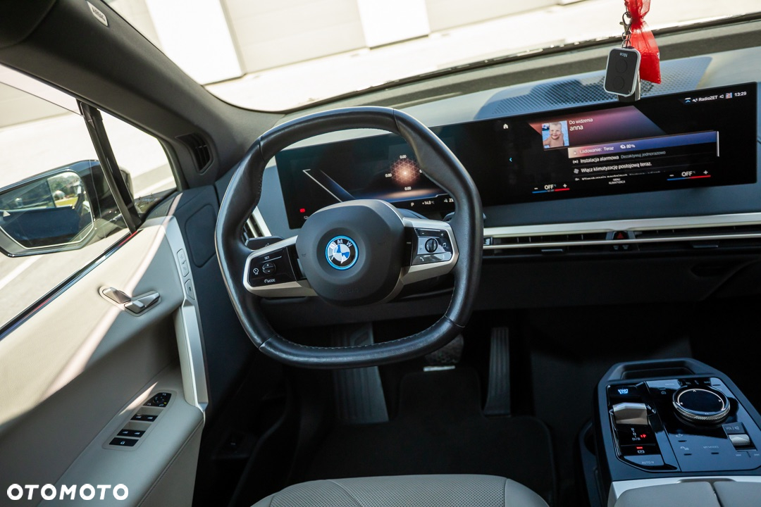 BMW iX xDrive40 76.6kWh - 22