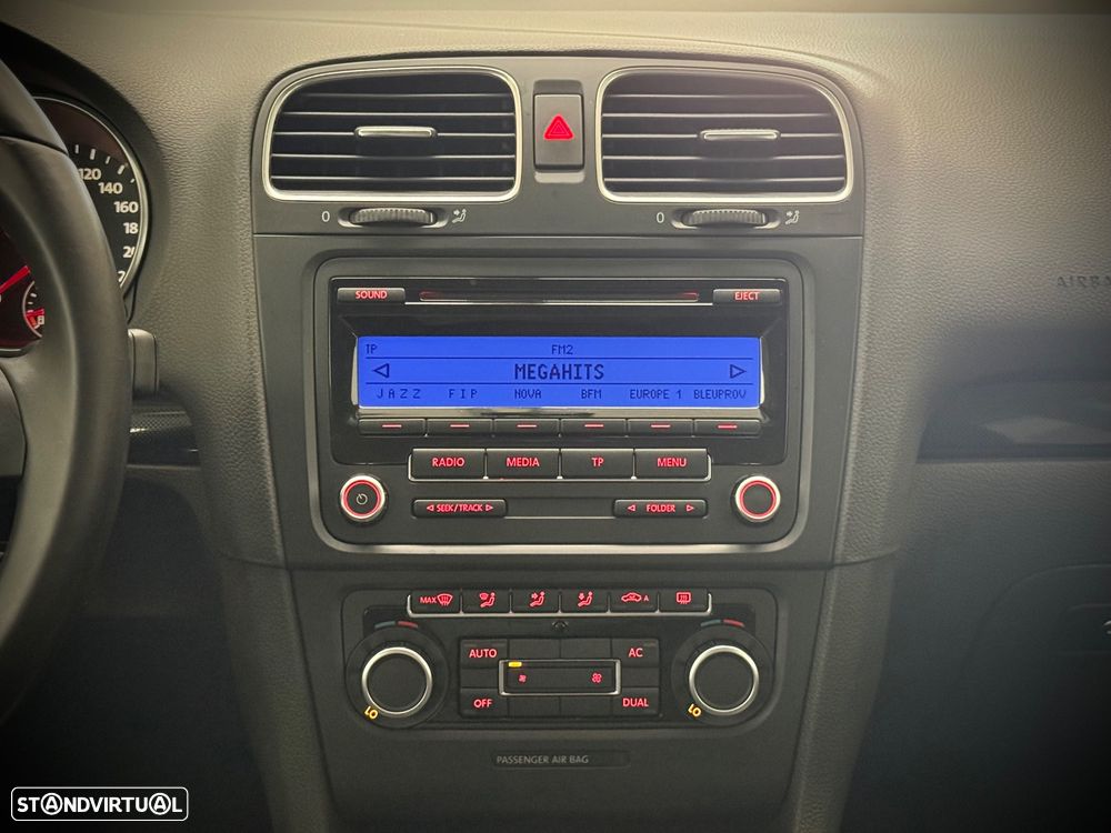 VW Golf 2.0 TDi Confortline - 14