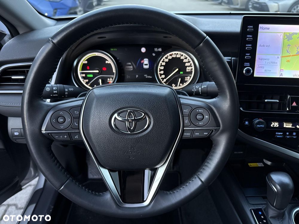 Toyota Camry 2.5 Hybrid Executive CVT - 16