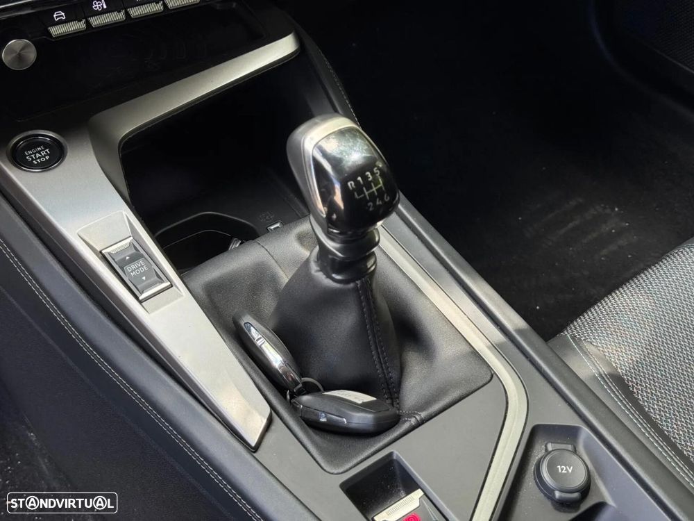 Peugeot 308 1.2 PureTech Allure Pack - 17