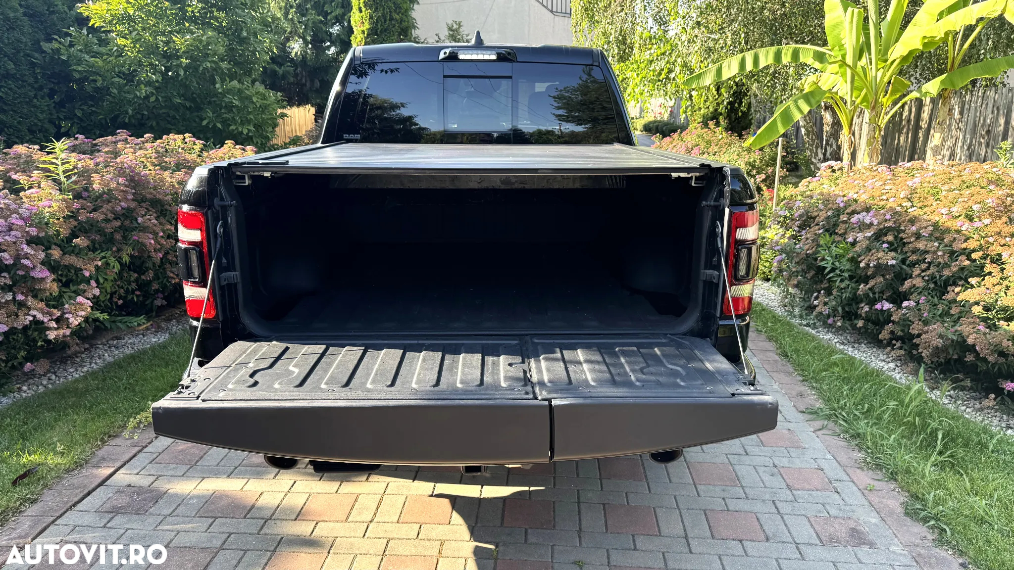Dodge RAM - 8