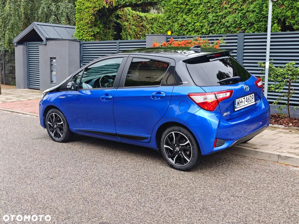Toyota Yaris Hybrid 100 Selection Platinum - 15