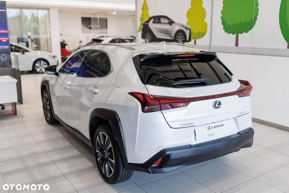 Lexus UX - 5