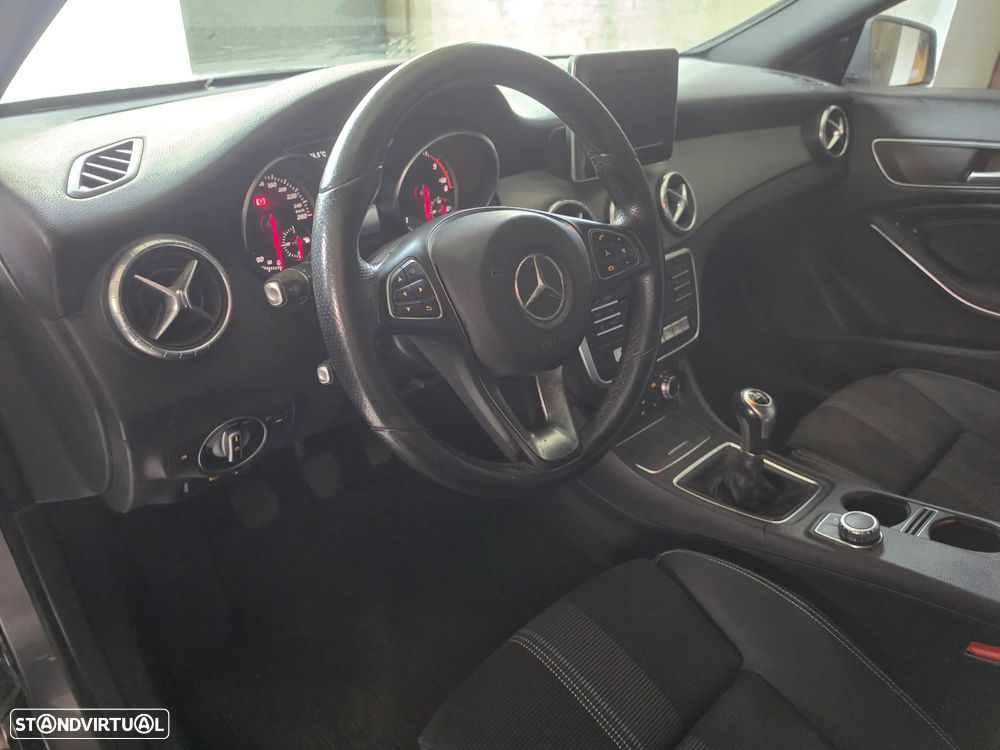Mercedes-Benz CLA 180 CDi Urban - 14
