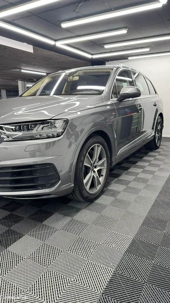 Audi Q7 3.0 TDI quattro S-line Tiptronic 7L - 3