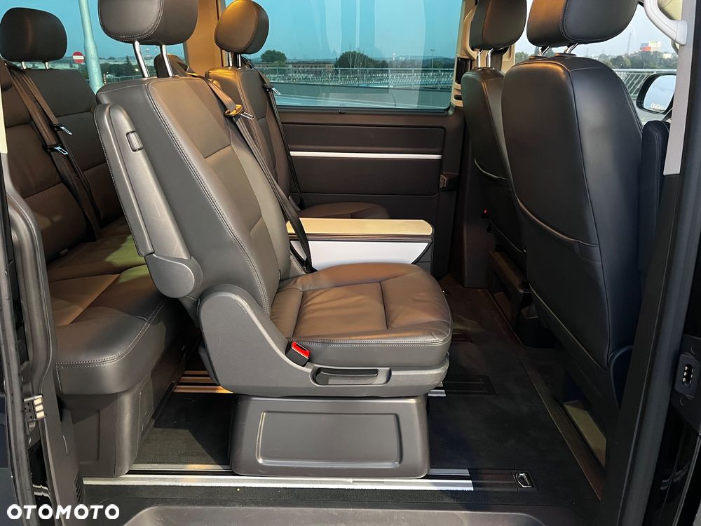 Volkswagen Multivan - 25