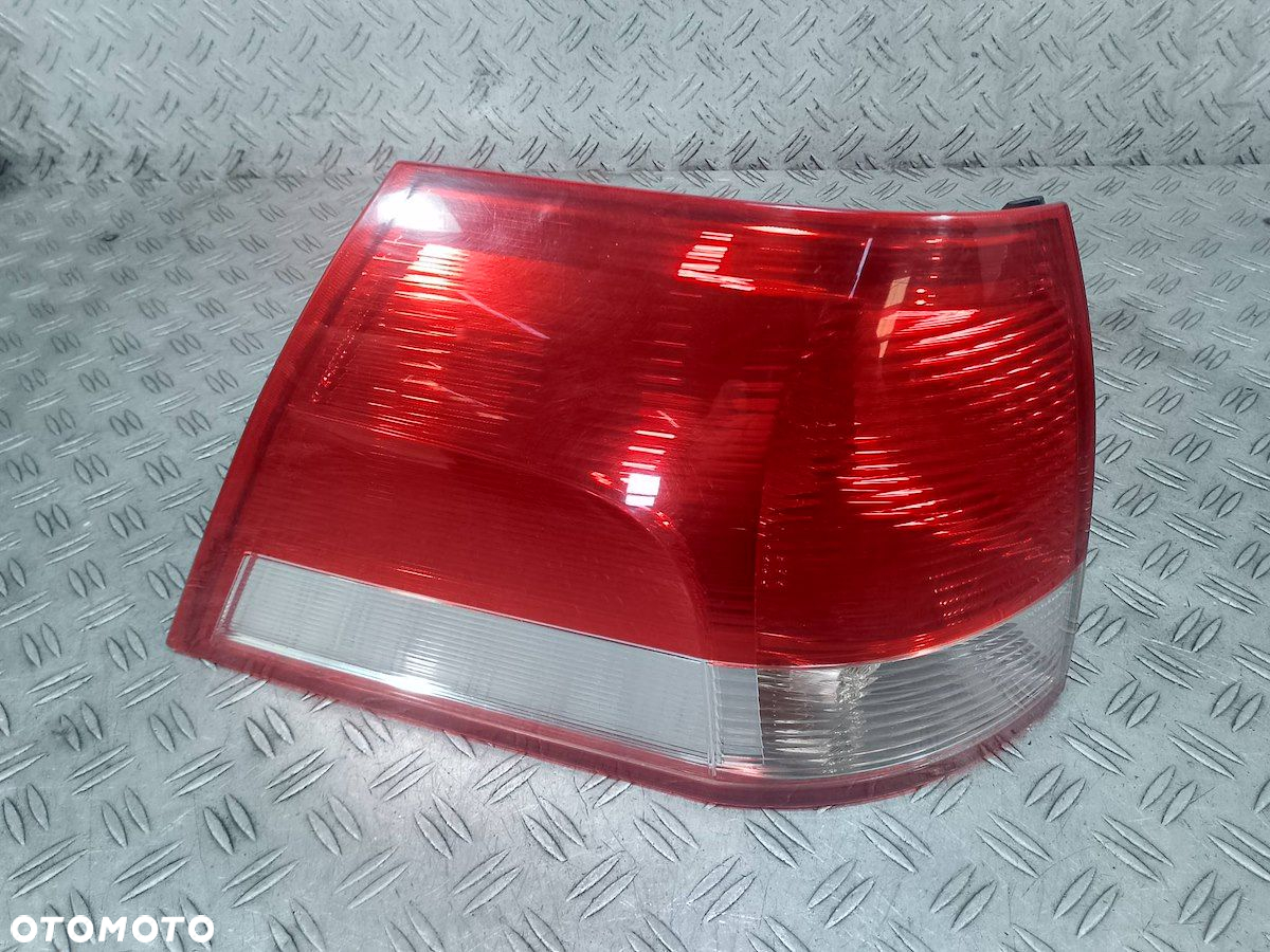 LAMPY TYŁ KOMPLET OPEL VECTRA C 24469461NL  24469462RN KOMBI - 12