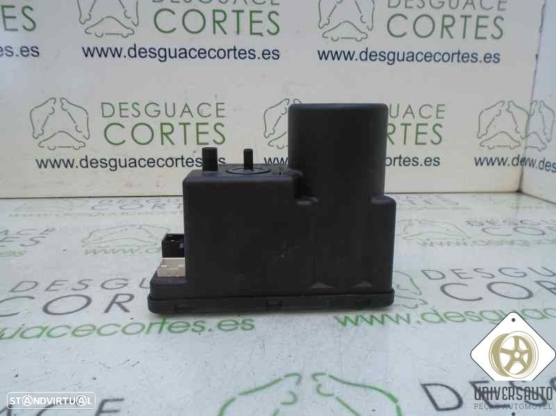 BOMBA DE FECHO AUDI A4 1999 - 4