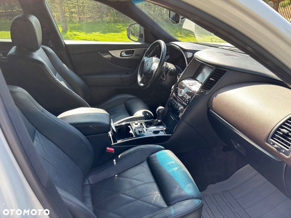 Infiniti QX70 3.0d AWD S Premium - 9
