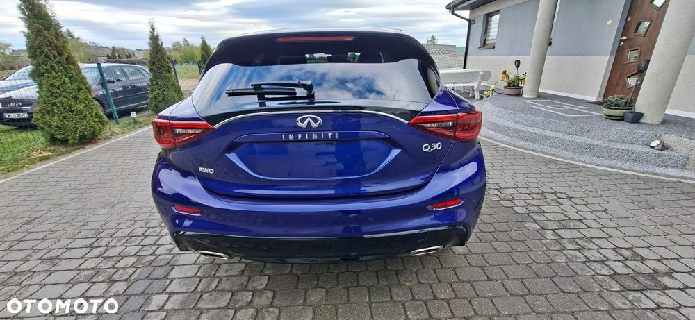 Infiniti Q30 2.2d Premium City Black AWD 7DCT - 6