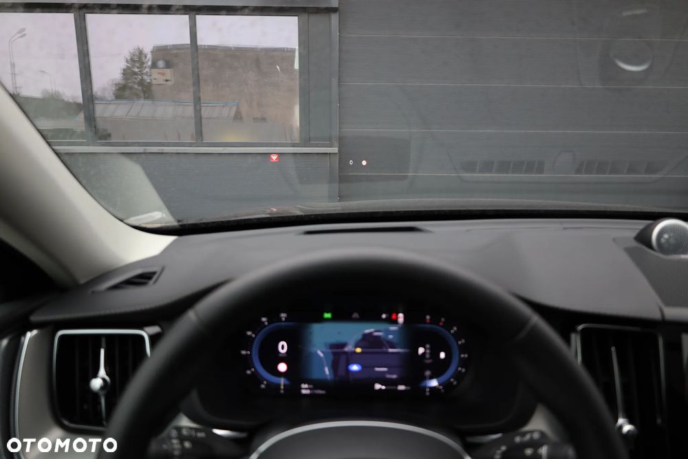 Volvo XC 60 B5 B AWD Ultimate Dark - 16