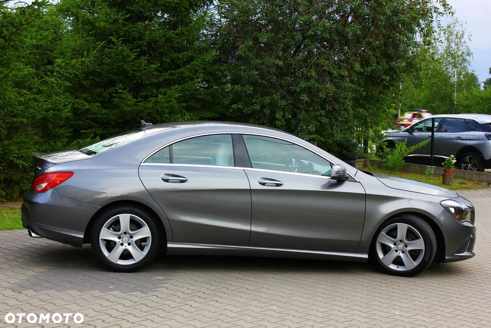 Mercedes-Benz CLA 250 4Matic 7G-DCT - 11