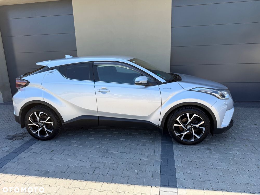Toyota C-HR Lounge - 1