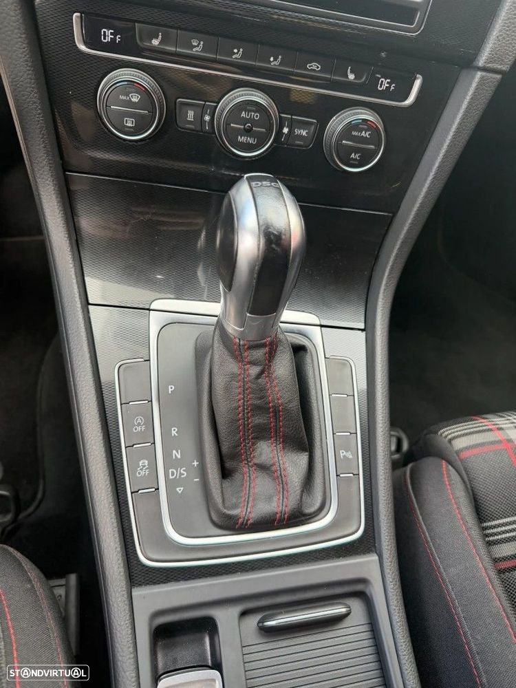 VW Golf 2.0 TSi GTi DSG - 14