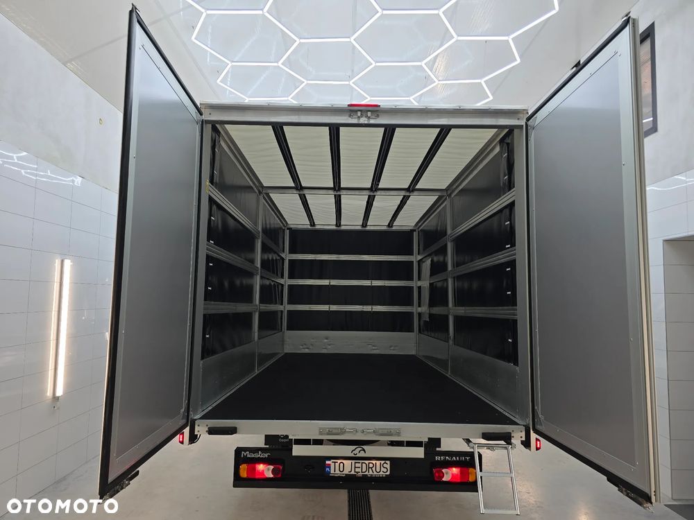 Renault MASTER 12 PALET Tylna OŚ BLIŻNIACZ L4 RWD - DBL Extra 2,3 DCI 165 KM MAXI Długość5,23cm Szerokośc2,45cm Wysokość2,38cm WZMOCNIONE TYLNE ZAWIESZENIE RESOR + PODUSZKI PNEŁMATYCZNE TEMPOMAT FOTEL KIEROWCY PNEŁMATYCZNY LEDY KABINA SYPIALNIANA XL NA GWARANCJA 40 Tyś km STAN JAK NOWY - 14