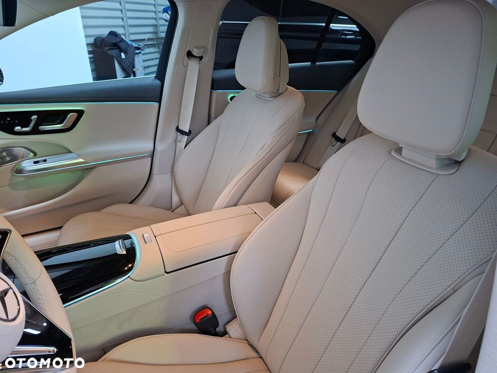 Mercedes-Benz Klasa E - 23