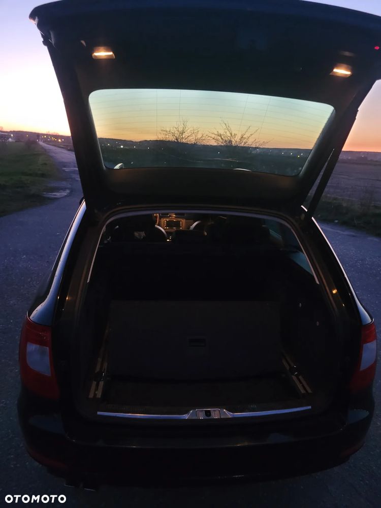 Skoda Superb 2.0 TDI Green tec L&K - 11