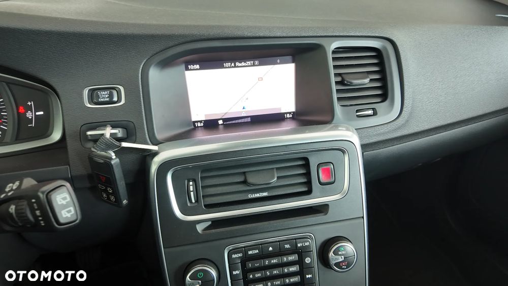 Volvo V60 D2 Drive-E Momentum - 25