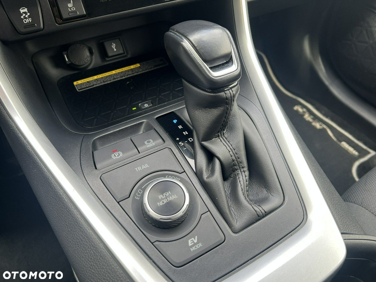Toyota RAV4 - 24