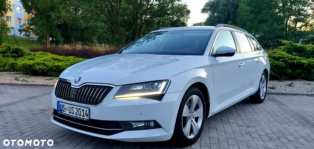 Skoda Superb 2.0 TDI Premium Edition - 22