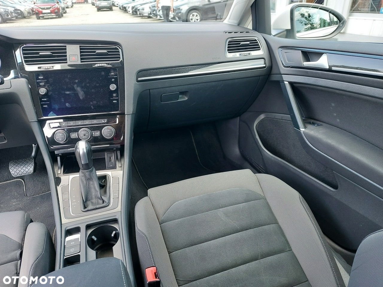 Volkswagen Golf - 18