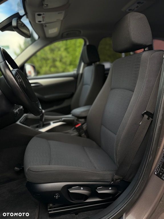 BMW X1 sDrive18i Sport Line - 7